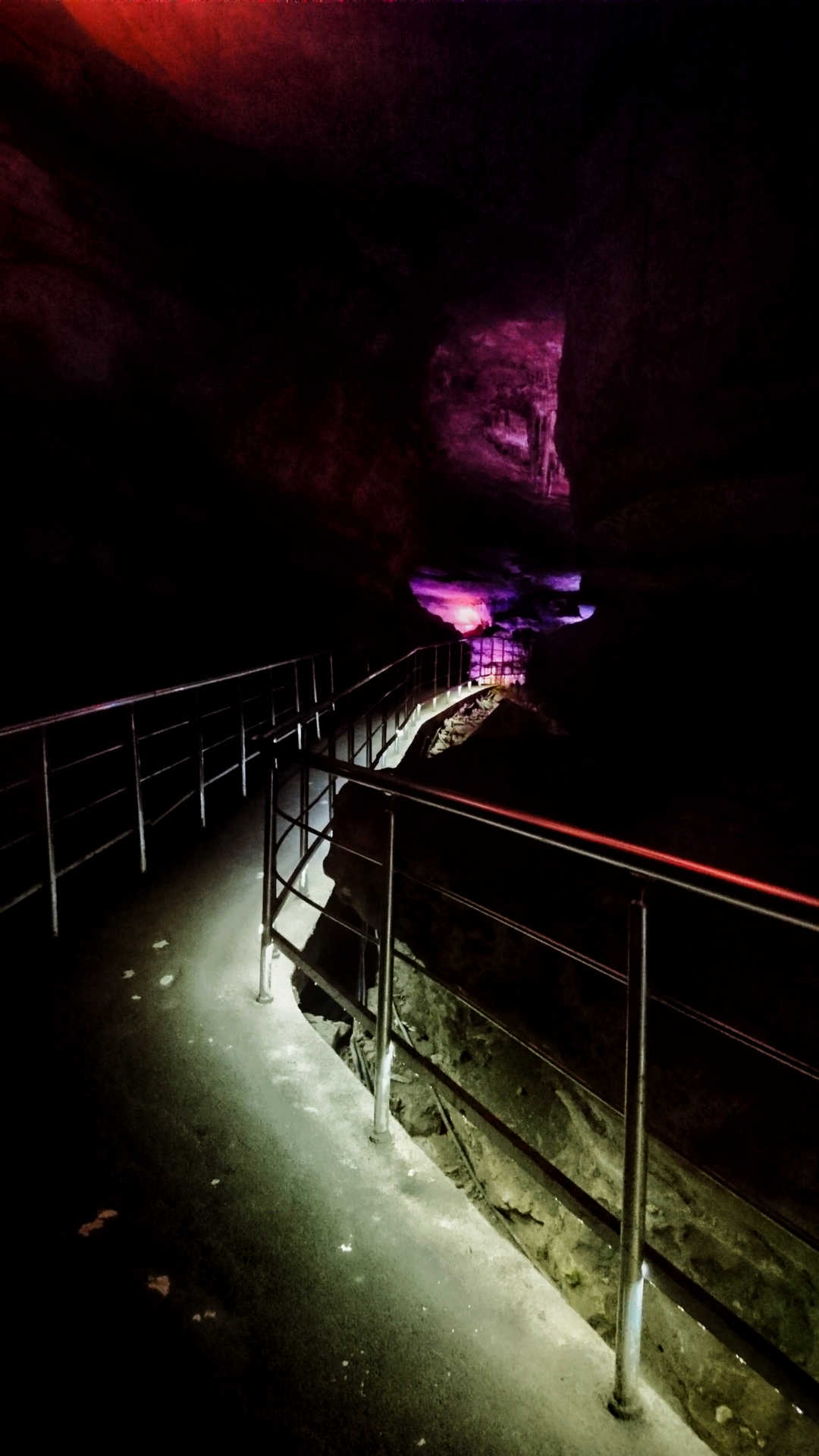 Kutaisi i okolice - rezerwat Sataplia jaskinia 2